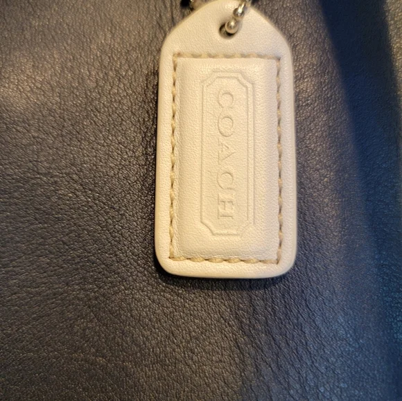 Vintage Coach Y2K (2005) 2 Tone Navy/White Leather Backpack - Picture 4 of 13